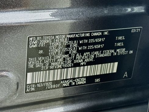 Used 2021 Toyota RAV4 LE w/ Carpet Mat Package (TMS) AWD/4WD image 16