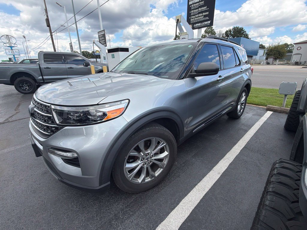 Used 2021 Ford Explorer XLT w/ Equipment Group 202A RWD image 1