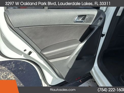 Used 2016 Volkswagen Tiguan S image 26