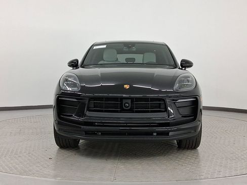 New 2026 Porsche Macan image 6