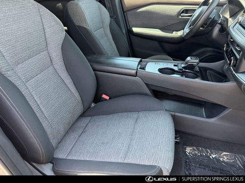 Used 2021 Nissan Rogue S FWD image 11
