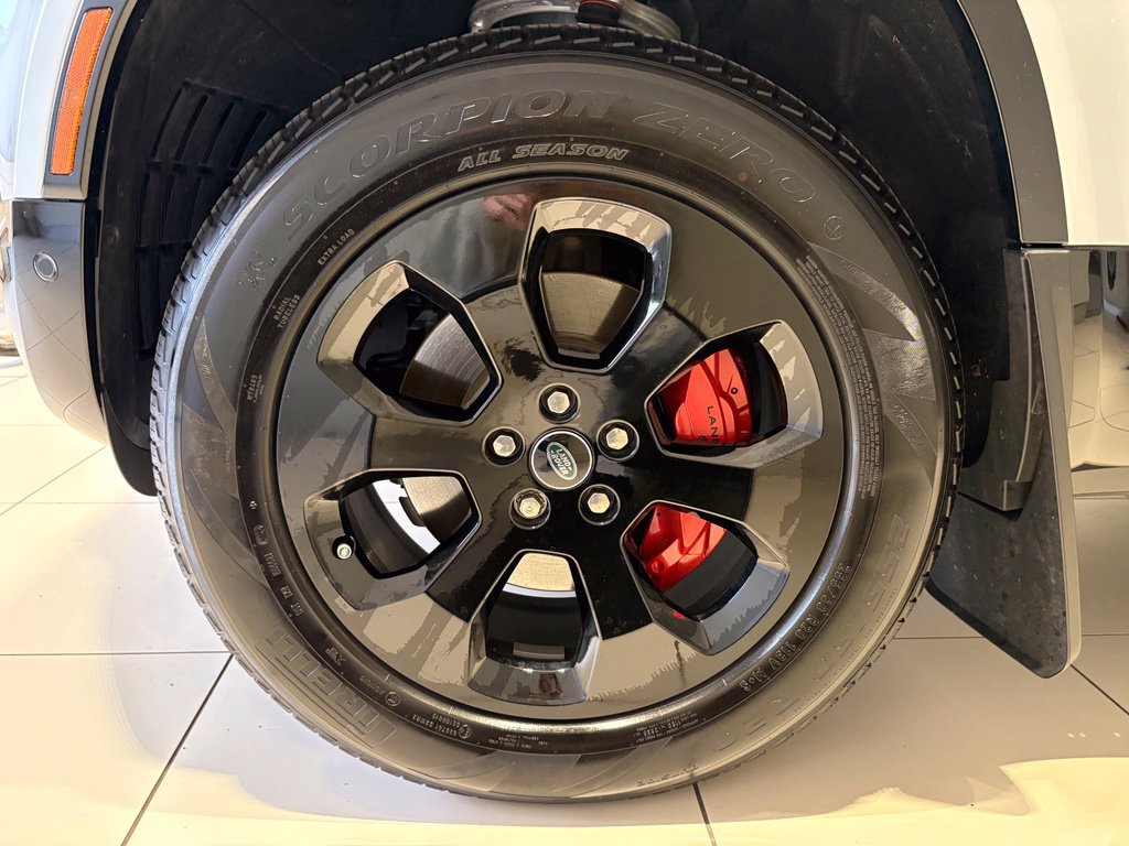 Used 2024 Land Rover Defender 110 X AWD/4WD image 11
