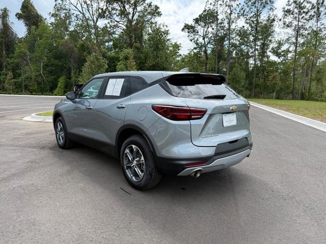 Used 2025 Chevrolet Blazer LT AWD/4WD image 3