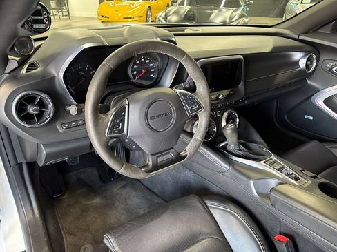Used 2017 Chevrolet Camaro LT RWD image 34