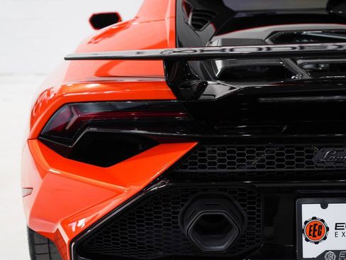 Used 2024 Lamborghini Huracan Tecnica image 38