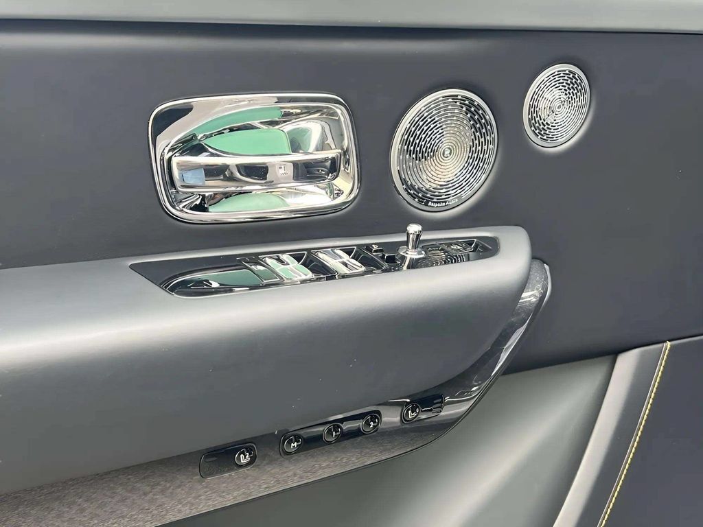 Certified 2024 Rolls-Royce Cullinan Black Badge AWD/4WD image 6