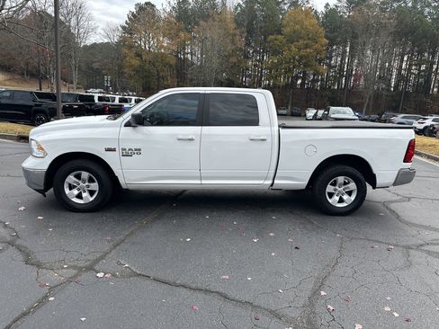 Used 2020 RAM 1500 Classic SLT image 8
