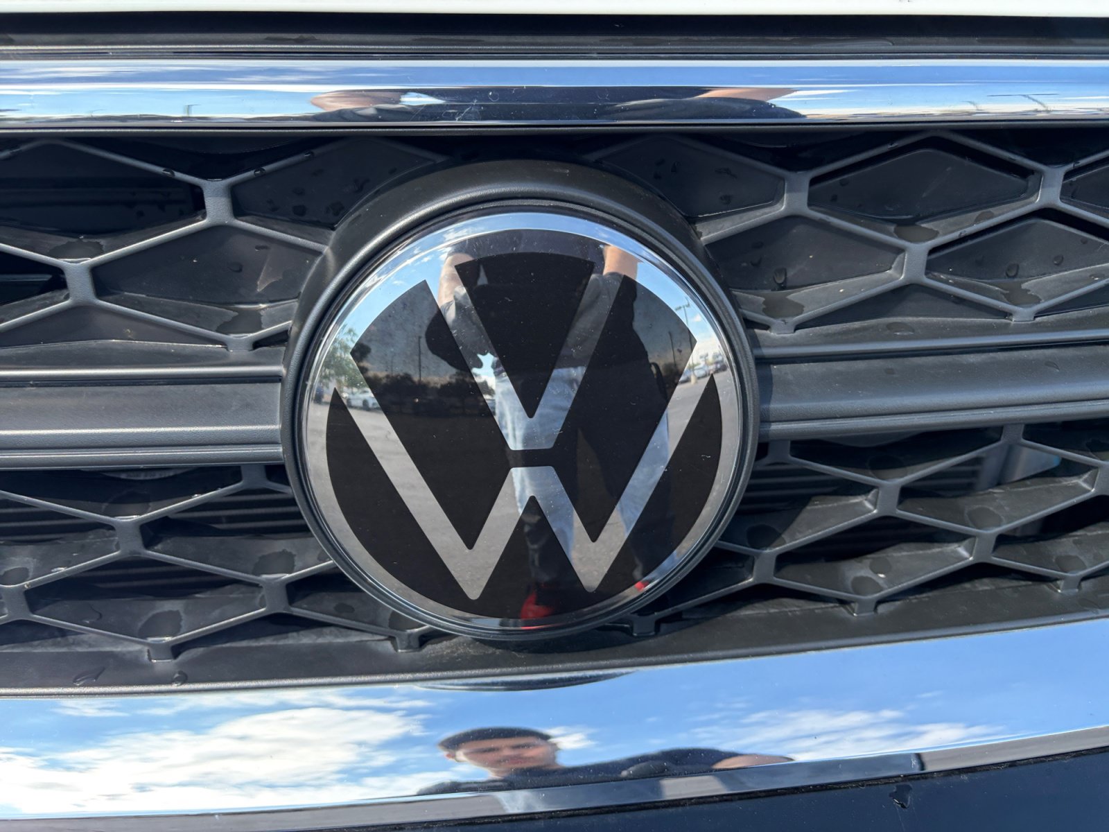 Used 2023 Volkswagen Taos SE w/ Panoramic Sunroof Package AWD/4WD image 23