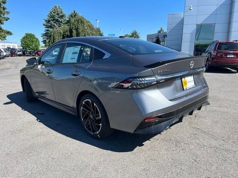 New 2026 Nissan Sentra SR w/ Floor Mat Package FWD image 3