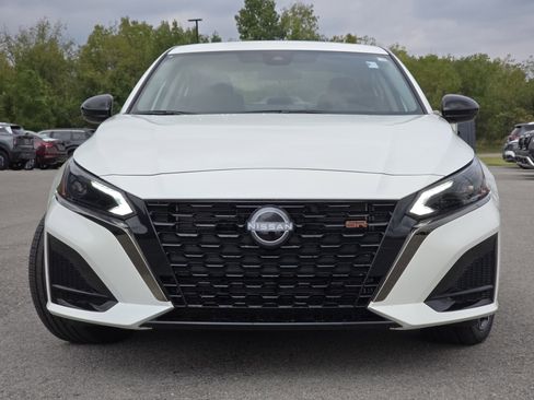 New 2025 Nissan Altima 2.5 SR w/ SR Premium Package image 11