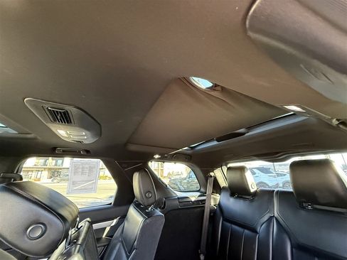 Used 2020 Land Rover Discovery Landmark image 19