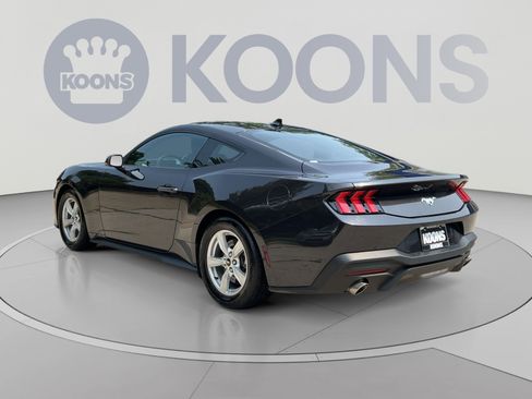 Used 2024 Ford Mustang Coupe RWD image 4