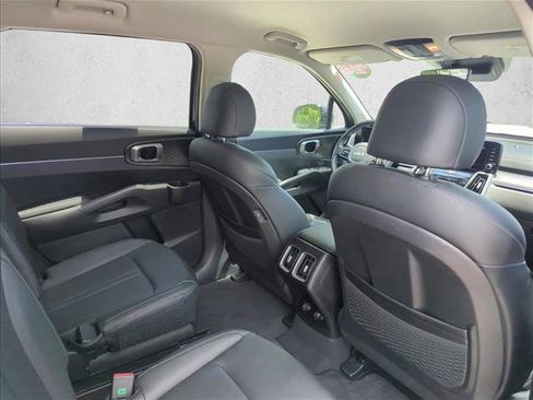 Used 2024 Kia Sorento EX AWD/4WD image 23