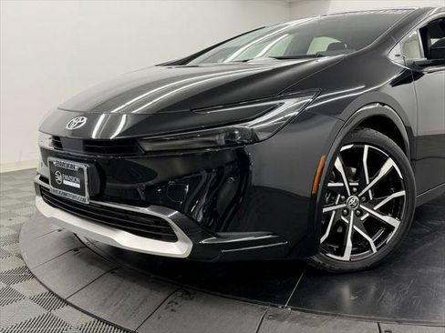 Certified 2025 Toyota Prius Plug-In Hybrid FWD image 4