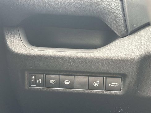 Used 2022 Toyota RAV4 SE w/ Convenience Package image 26