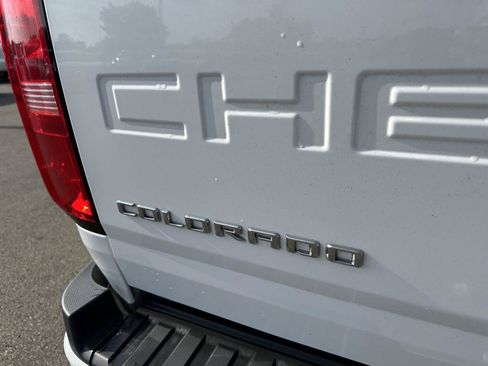 Used 2021 Chevrolet Colorado LT w/ LT Convenience Package AWD/4WD image 3