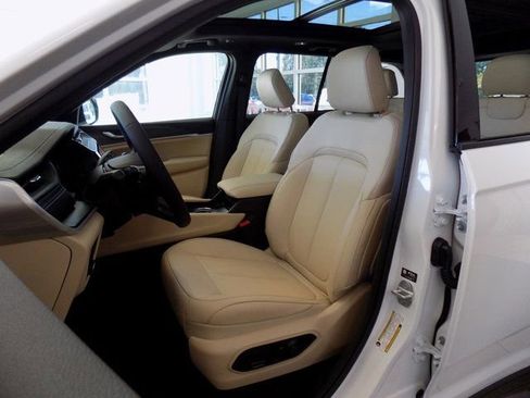 New 2026 Jeep Grand Cherokee Limited w/ Limited Altitude Package image 18