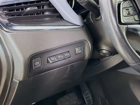 Used 2024 Buick Enclave Premium AWD/4WD image 10
