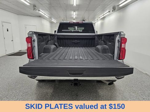 Used 2025 Chevrolet Silverado 3500 LTZ w/ LTZ Convenience Package AWD/4WD image 7