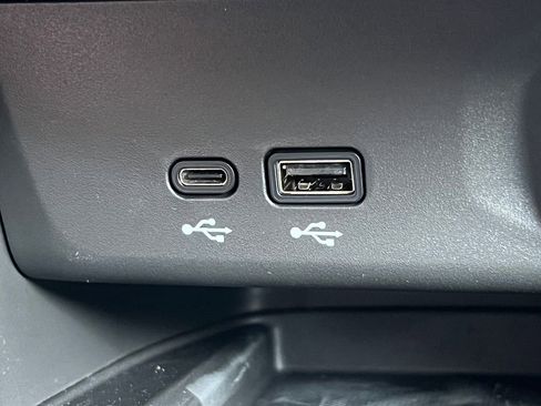 New 2025 Buick Envista Sport Touring w/ Convenience I Package FWD image 23