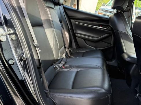 Used 2019 MAZDA MAZDA3 Sedan w/ Preferred Package FWD image 16