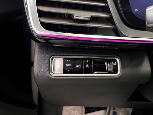 Used 2025 Buick Envision Preferred image 21