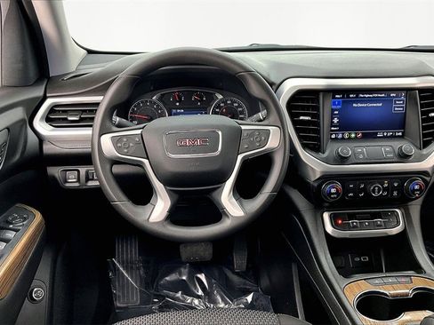 Used 2023 GMC Acadia SLE w/ Driver Convenience Package image 5