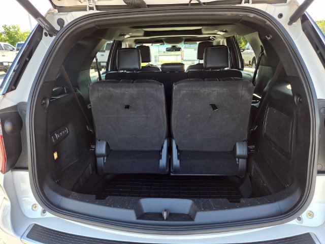 Used 2018 Ford Explorer Platinum AWD/4WD image 12