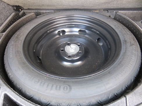 Used 2015 Volkswagen Tiguan S image 39