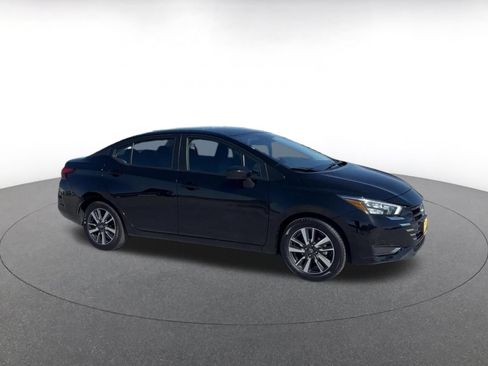 Used 2025 Nissan Versa SV FWD image 2