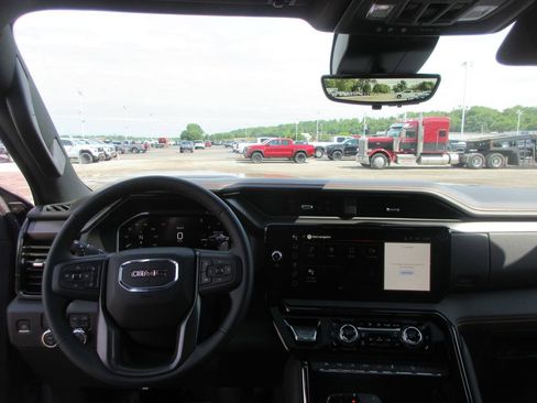 New 2026 GMC Sierra 1500 AT4 w/ AT4 Premium Package AWD/4WD image 17