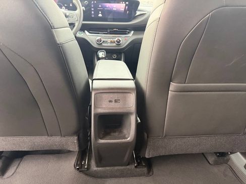 Used 2024 Buick Envista Preferred FWD image 26