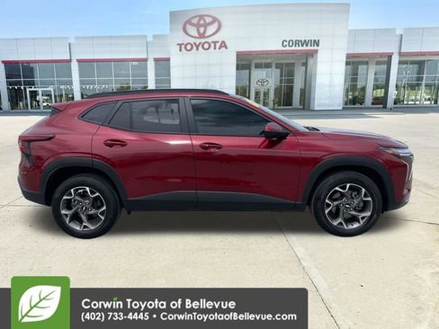 Used 2025 Chevrolet Trax LT w/ Driver Confidence Package FWD image 6