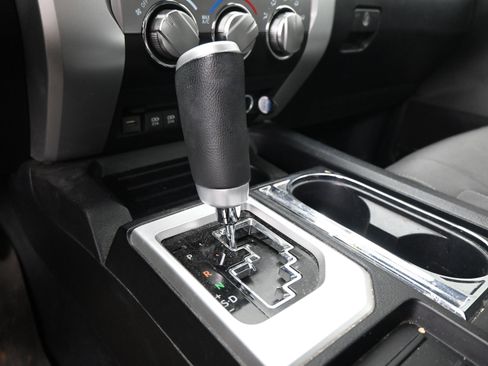 Used 2021 Toyota Tundra SR5 w/ SR5 Upgrade Package image 15