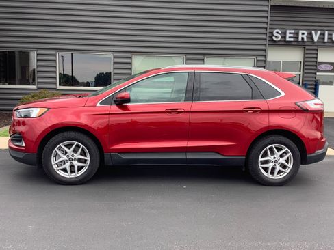 Certified 2023 Ford Edge SEL w/ Convenience Package AWD/4WD image 2