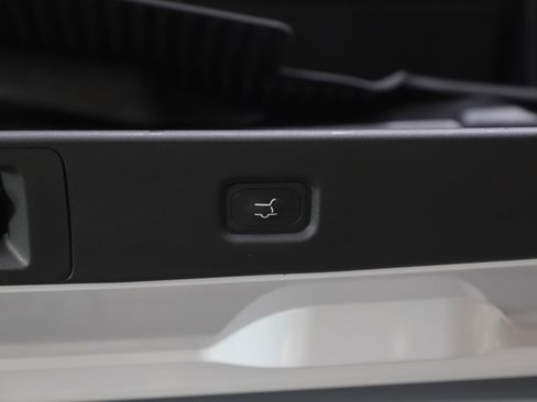 Used 2026 Ford Expedition Active image 19