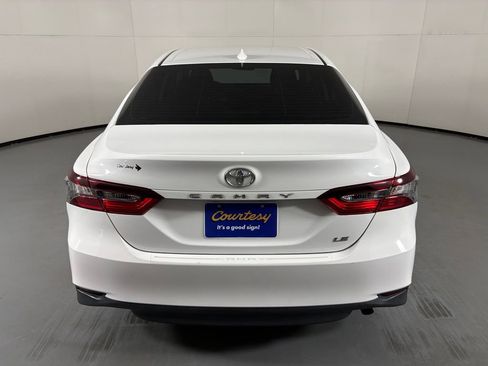 Used 2022 Toyota Camry LE w/ Carpet Mat Package (TMS) FWD image 7