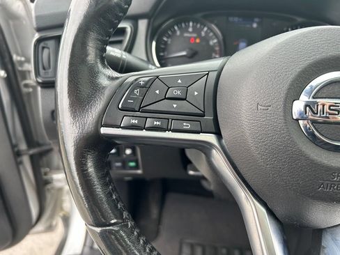 Used 2019 Nissan Rogue SV w/ Sun & Sound Touring Package AWD/4WD image 14