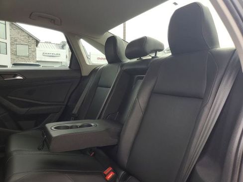 Used 2019 Volkswagen Jetta SE image 9