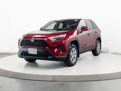 Certified 2025 Toyota RAV4 LE AWD/4WD image 3