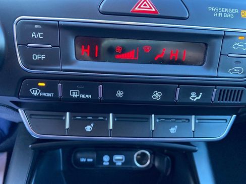 Used 2020 Kia Sorento LX w/ LX I4 Convenience Package image 15