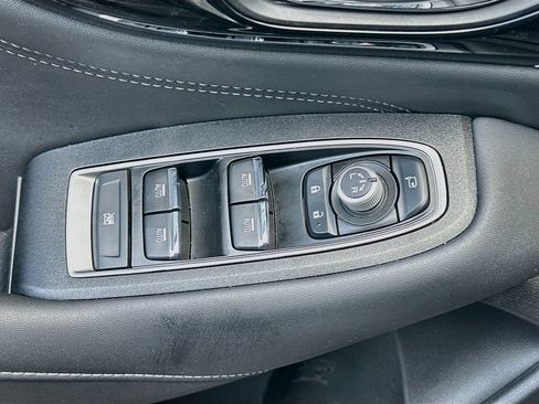 Used 2025 Subaru Outback Touring XT AWD/4WD image 18