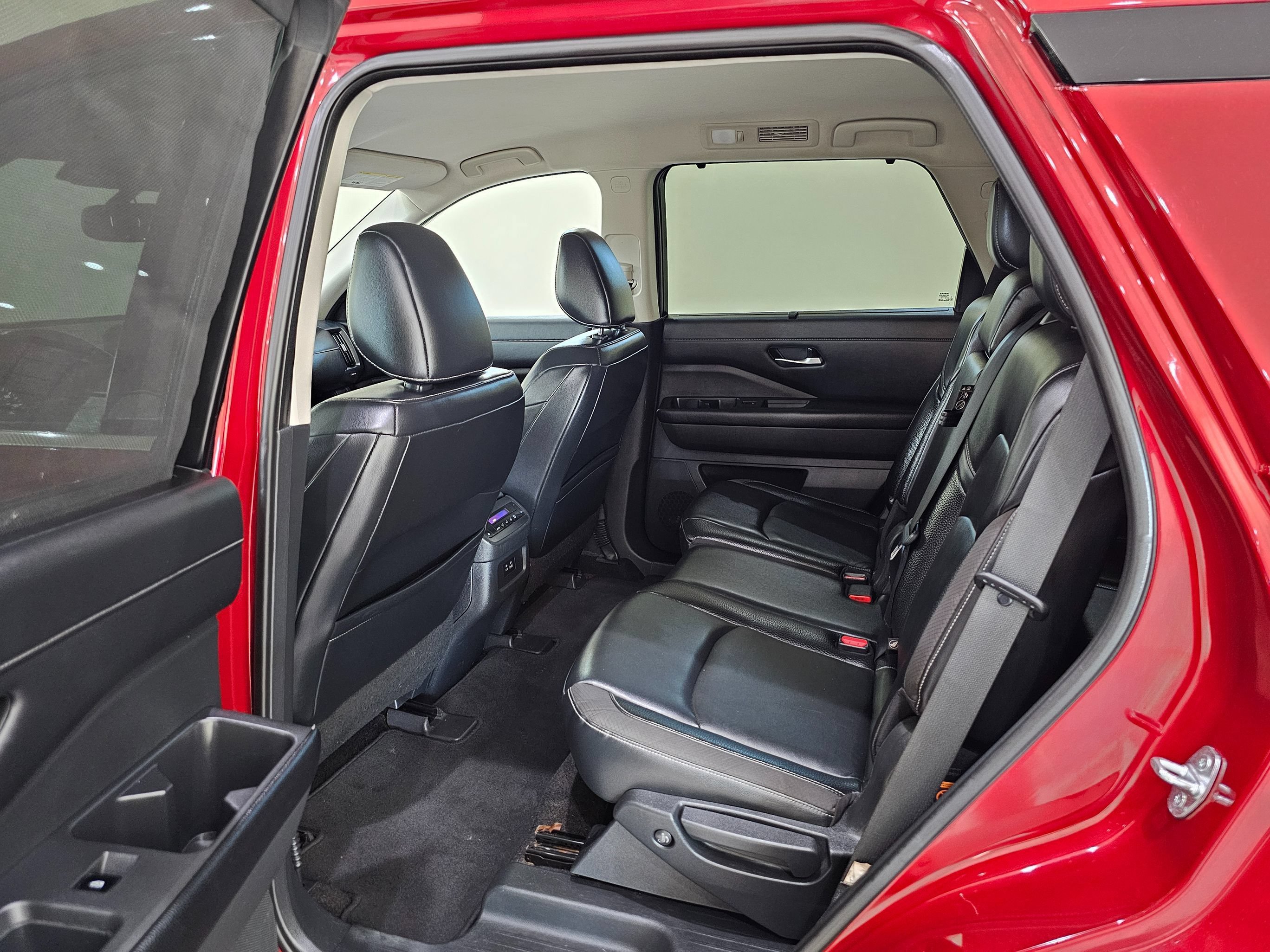 Used 2022 Nissan Pathfinder SL FWD image 18