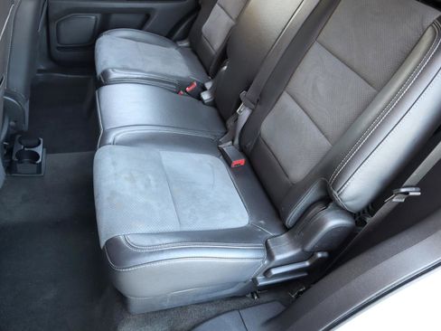 Used 2015 Ford Explorer XLT w/ Equipment Group 202B FWD image 23