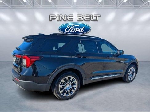 New 2025 Ford Explorer Active w/ Active Comfort Package image 5