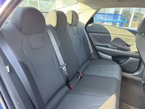 Used 2024 Hyundai Elantra SE image 10