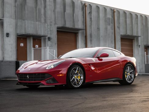 Used 2014 Ferrari F12 Berlinetta RWD image 22