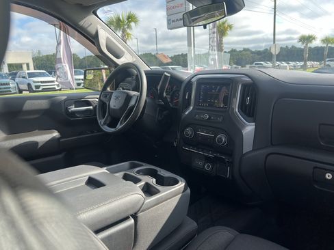 Used 2022 Chevrolet Silverado 1500 Custom Trail Boss w/ LPO, Dark Essentials Package AWD/4WD image 16