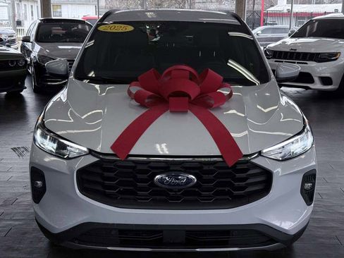 Used 2025 Ford Escape ST-Line Select AWD/4WD image 3