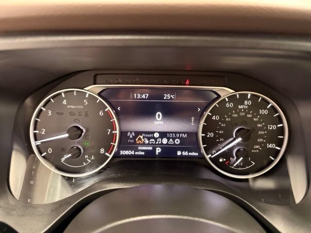 Used 2021 Nissan Rogue SV FWD image 15